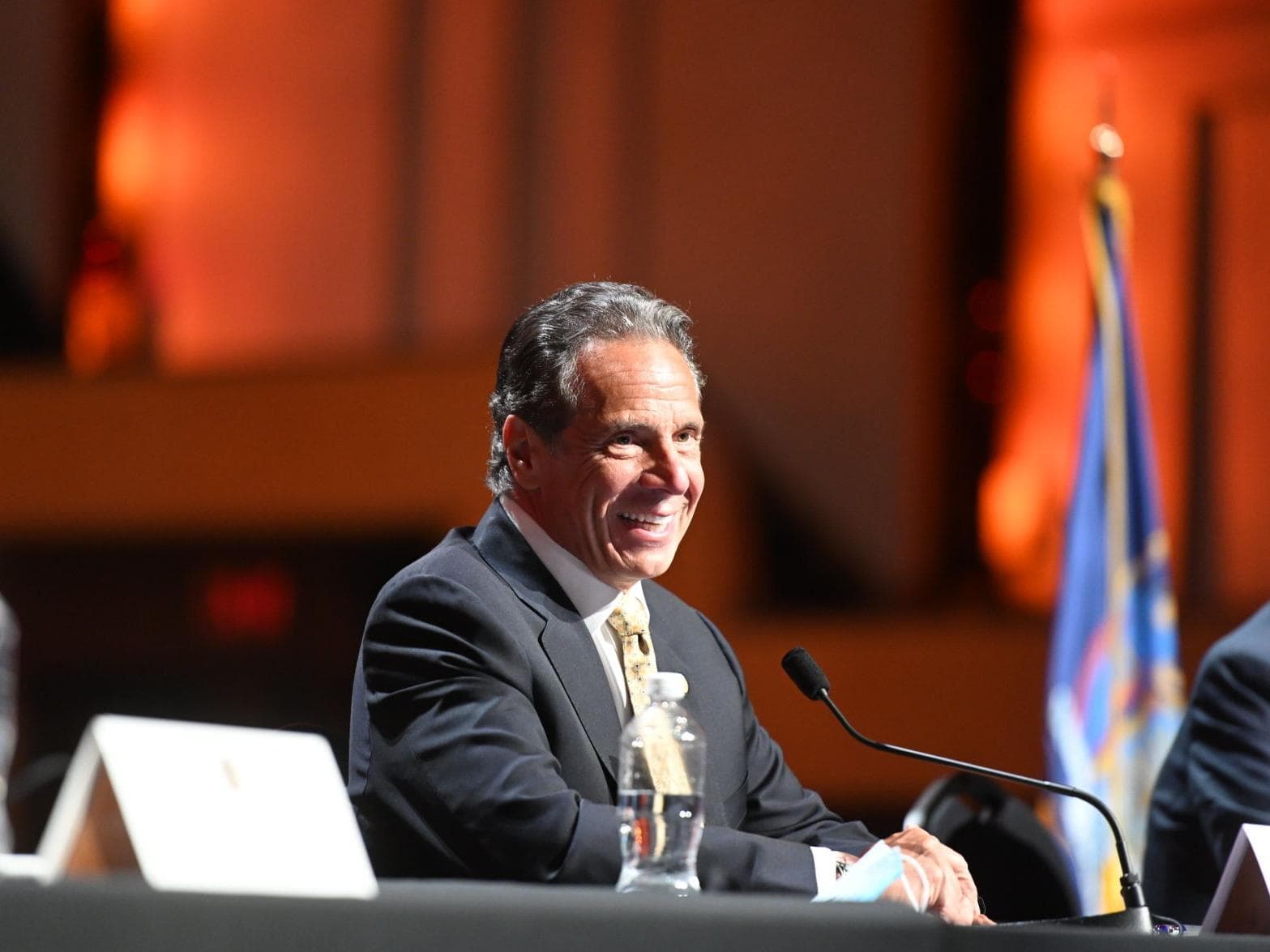 C U I D I ❤🤍💙 C U O M O